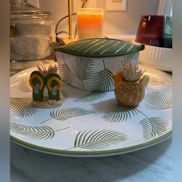 TEMP-TATIONS By Tara Green Leaf Ceramic Serveware Set Tray with Dip Dish 4 piece - Picture 3 of 13